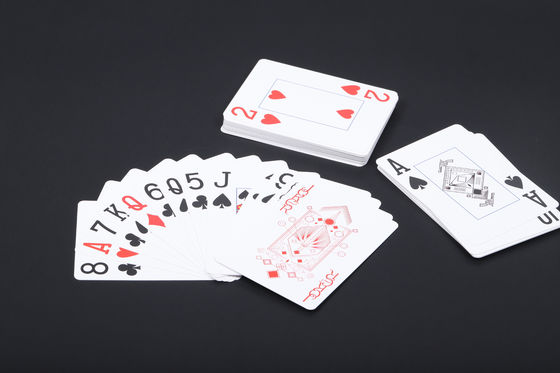 İyi bir fiyat. CMYK Baskı Kraliçe Poker Kartı Kişiselleştirilmiş Oyun Kartları Toplu çevrimiçi